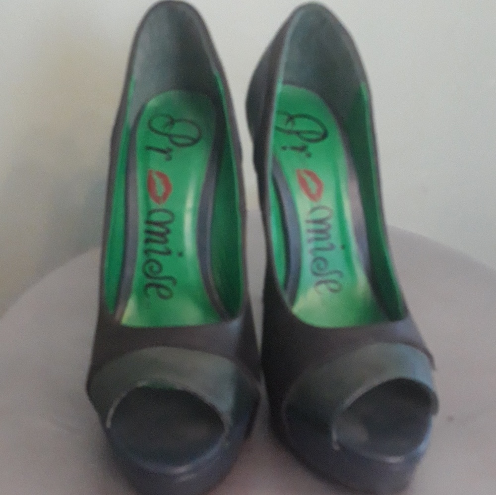 High heel shoes